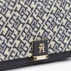 Fecho Monogram, corrente jacquard, mala a tiracolo Fecho Monogram, corrente jacquard, mala a tiracolo