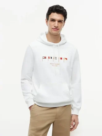 Hoodie com bandeira náutica bordada