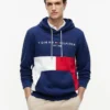 Hoodie com capuz em blocos de cor e logótipo Tommy bordado Hoodie com capuz em blocos de cor e logótipo Tommy bordado
