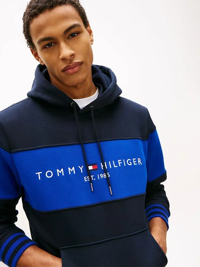 Hoodie com logótipo em blocos de cor Hoodie com logótipo em blocos de cor