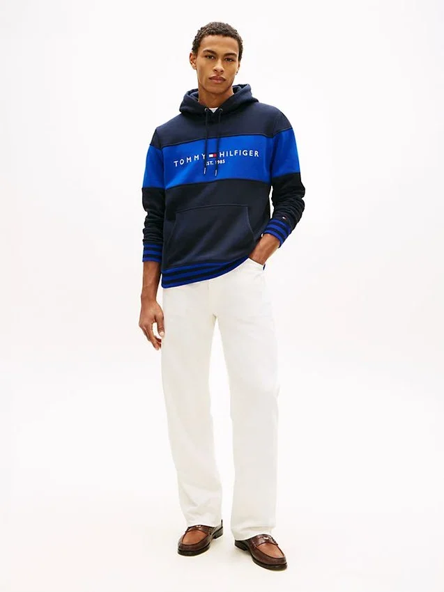 Hoodie com logótipo em blocos de cor Hoodie com logótipo em blocos de cor