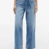 Jeans de cintura alta com cinto e perna larga Jeans de cintura alta com cinto e perna larga