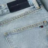 Jeans de cintura alta e corte cónico Jeans de cintura alta e corte cónico