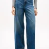 Jeans de cintura alta e perna larga Jeans de cintura alta e perna larga