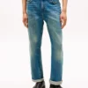 Jeans descontraídos com fivela