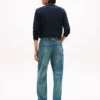 Jeans descontraídos com fivela