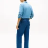 Jeans direitos e descontraídos Jeans direitos e descontraídos