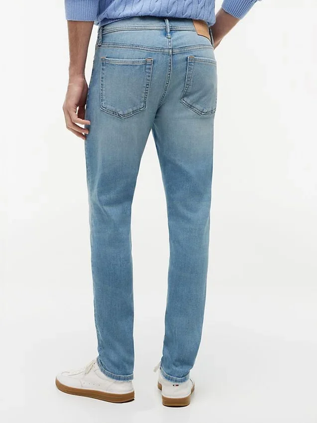 Jeans justos desbotados Jeans justos desbotados