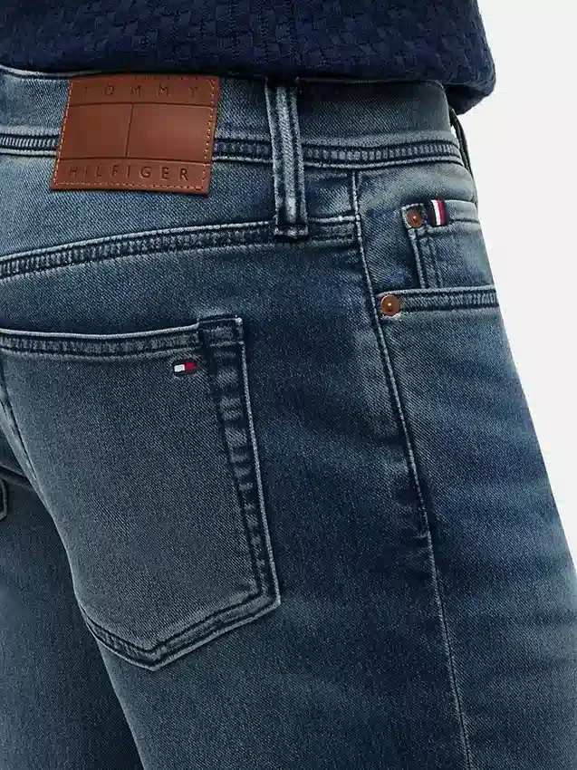 Jeans justos elásticos Jeans justos elásticos