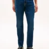 Jeans justos elásticos e leves Jeans justos elásticos e leves