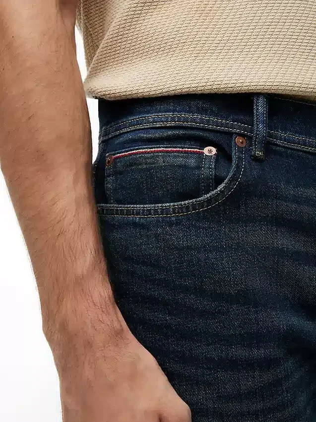 Jeans justos elásticos e leves Jeans justos elásticos e leves