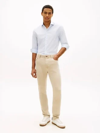 Jeans justos tingidos na peça