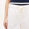 Jeans leves de perna larga Jeans leves de perna larga