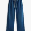 Jeans leves de perna larga Jeans leves de perna larga