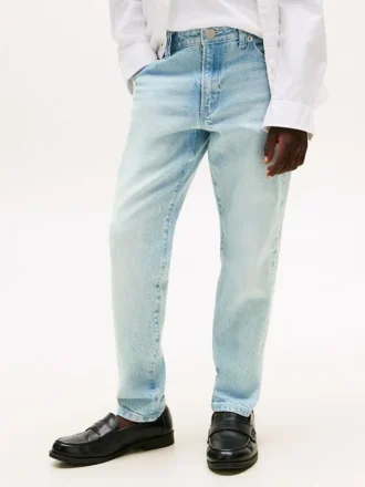 Jeans retos com lavagem descolorida para criança
