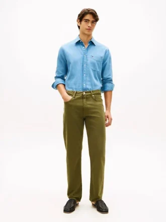 Jeans retos regulares tingidos na peça