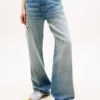 Jeans Tommy Jeans com efeito desgastado e corte reto Jeans Tommy Jeans com efeito desgastado e corte reto