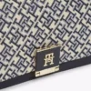 Mala a tiracolo Jacquard com fecho Monogram Mala a tiracolo Jacquard com fecho Monogram