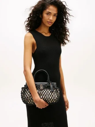 Mini-bolsa de couro com macramé