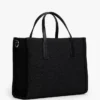 Mini-bolsa de nylon com monograma e pesponto Mini-bolsa de nylon com monograma e pesponto