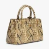 Mini-bolsa em pele com relevo de pele de cobra Mini-bolsa em pele com relevo de pele de cobra