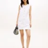 Mini-vestido justo em ganga com bolsos de remendo Mini-vestido justo em ganga com bolsos de remendo