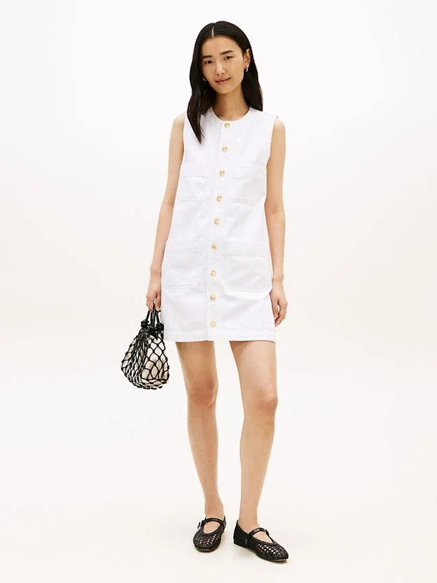Mini-vestido justo em ganga com bolsos de remendo Mini-vestido justo em ganga com bolsos de remendo