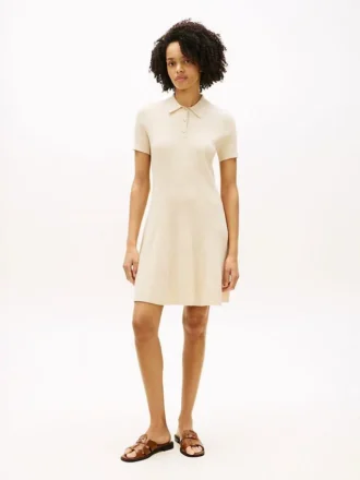 Mini-vestido polo em malha canelada com botões dourados