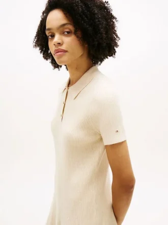 Mini-vestido polo em malha canelada com botões dourados