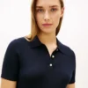 Mini-vestido polo em malha canelada com botões dourados Mini-vestido polo em malha canelada com botões dourados