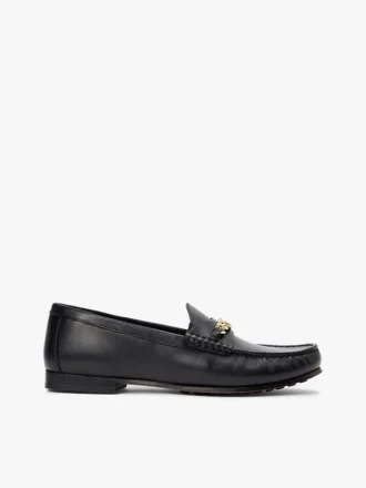 Mocassim de couro com elos de corrente