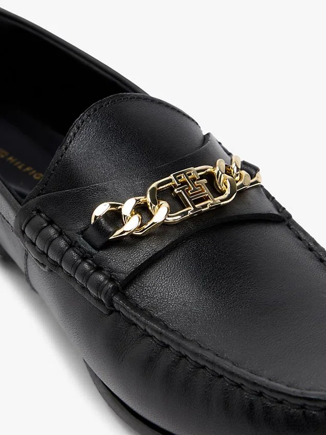 Mocassim de couro com elos de corrente Mocassim de couro com elos de corrente