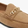 Mocassins de camurça com elos de corrente Mocassins de camurça com elos de corrente