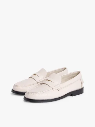 Mocassins de couro liso