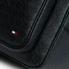 Mochila com logótipo de bandeira em toda a superfície