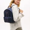 Mochila com riscas exclusivas Mochila com riscas exclusivas