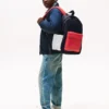 Mochila infantil com blocos de cor