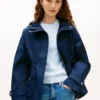 Parka curta com capuz resistente à água Parka curta com capuz resistente à água