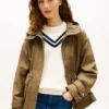 Parka curta com capuz resistente à água Parka curta com capuz resistente à água