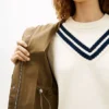 Parka curta com capuz resistente à água Parka curta com capuz resistente à água