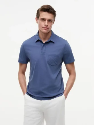 Polo com bolso em jersey de corte regular
