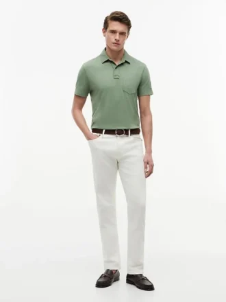 Polo com bolso em jersey de corte regular