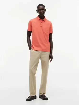 Polo com bolso em jersey de corte regular