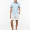 Polo com corte regular e detalhes em contraste