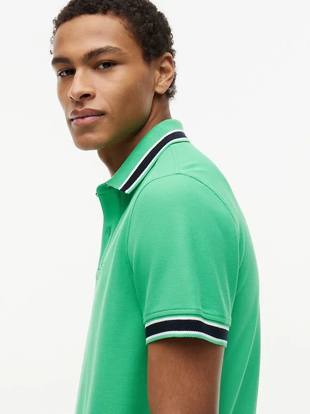 Polo com corte regular e detalhes em contraste Polo com corte regular e detalhes em contraste