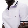 Polo com corte regular e detalhes em contraste Polo com corte regular e detalhes em contraste