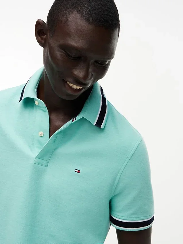 Polo com corte regular e detalhes em contraste Polo com corte regular e detalhes em contraste
