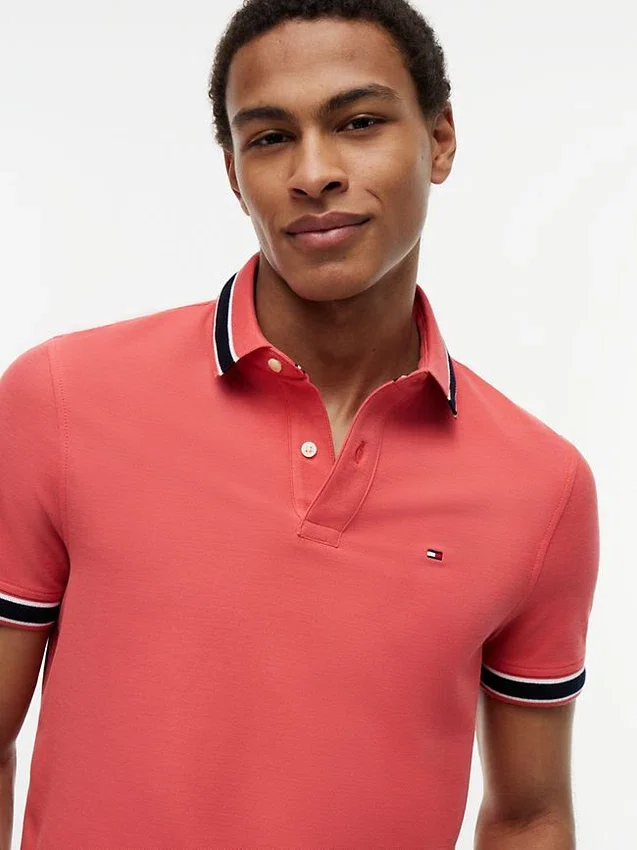 Polo com corte regular e detalhes em contraste Polo com corte regular e detalhes em contraste