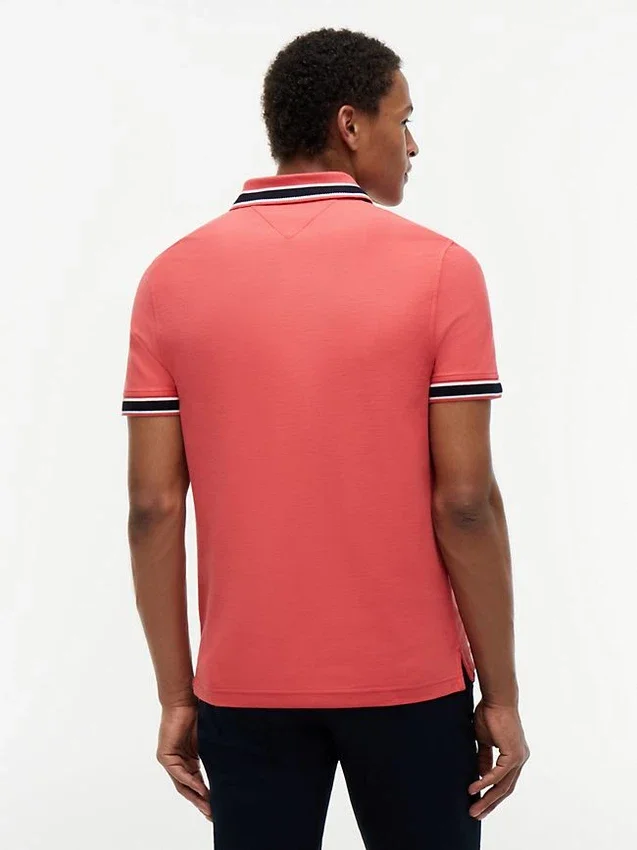 Polo com corte regular e detalhes em contraste Polo com corte regular e detalhes em contraste