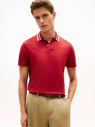 Polo com corte regular e detalhes em jacquard